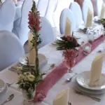 Lange Tafel mit Hochzeitsdekoration in der Event-Location Langenhorst.